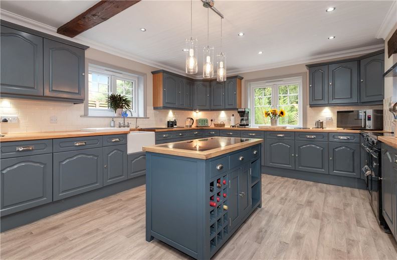 6 bedroom house, Selby Road, Riccall YO19 - Available