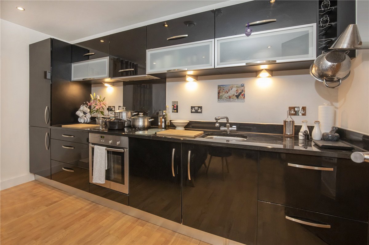 1 bedroom flat, Pond Garth, York YO1 - Available