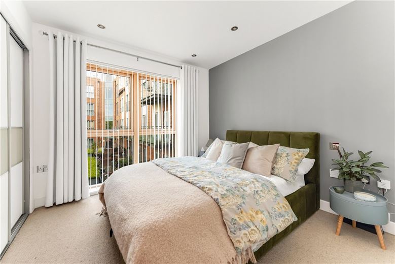 1 bedroom flat, Pond Garth, York YO1 - Available