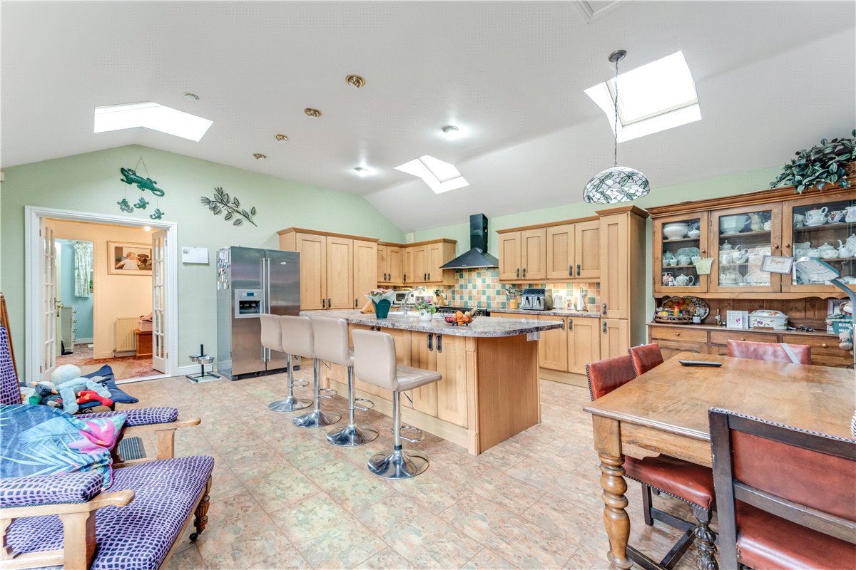 5 bedroom house, School Road, Hemingbrough YO8 - Available