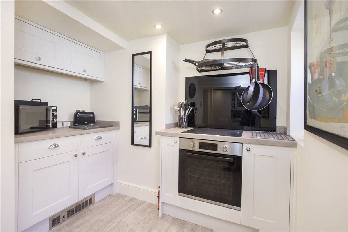 3 bedroom cottage, Boathouse Yard, Staithes TS13 - Available