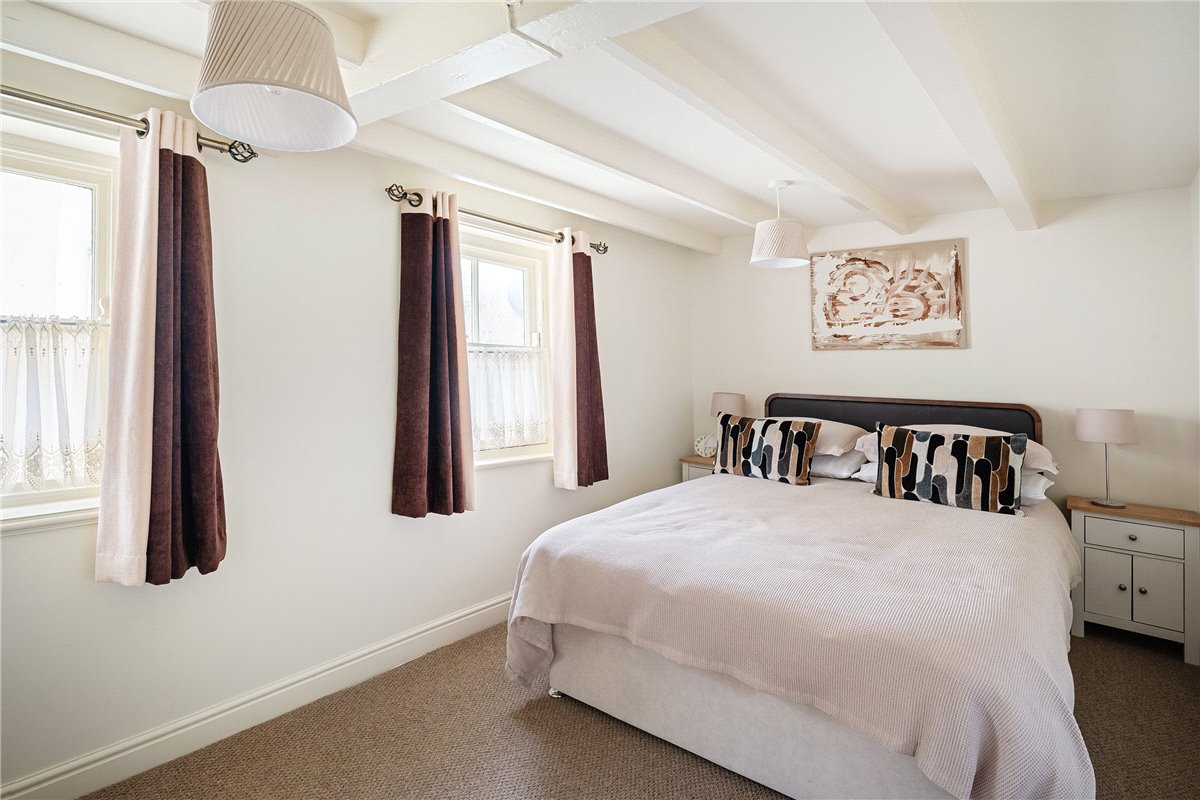 3 bedroom cottage, Boathouse Yard, Staithes TS13 - Available