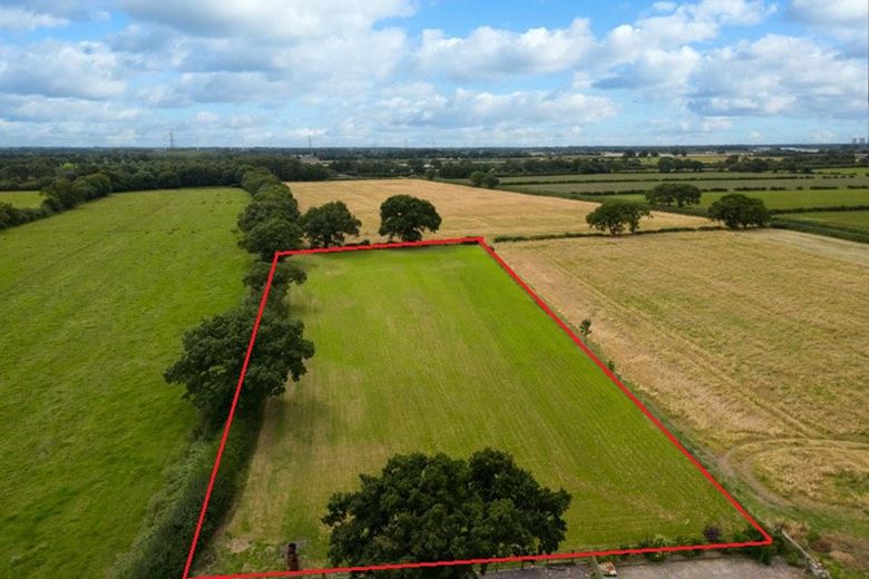 4 bedroom house, Main Road, Harlthorpe YO8 - Available