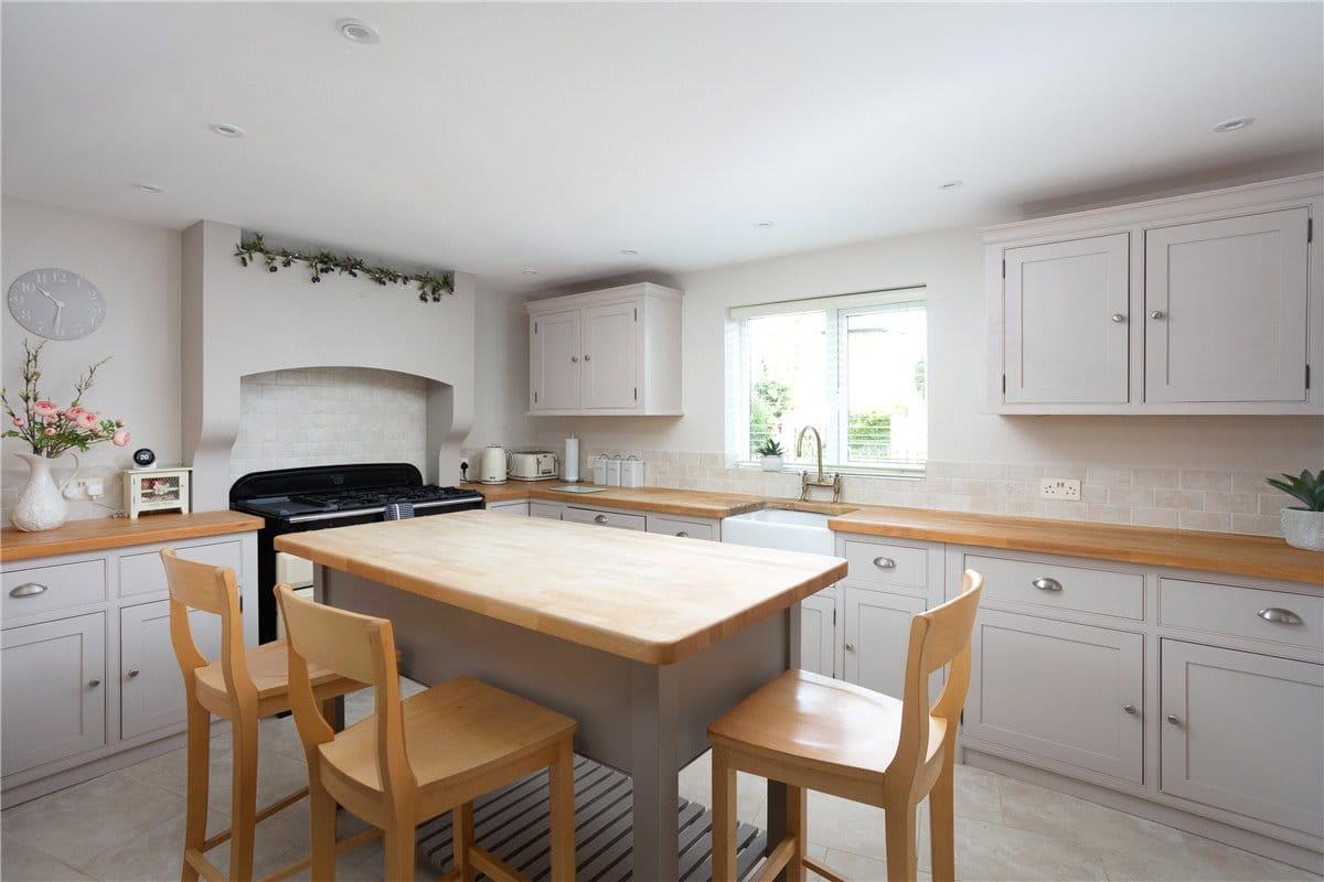 3 bedroom house, Hull Road, Cliffe YO8 - Available