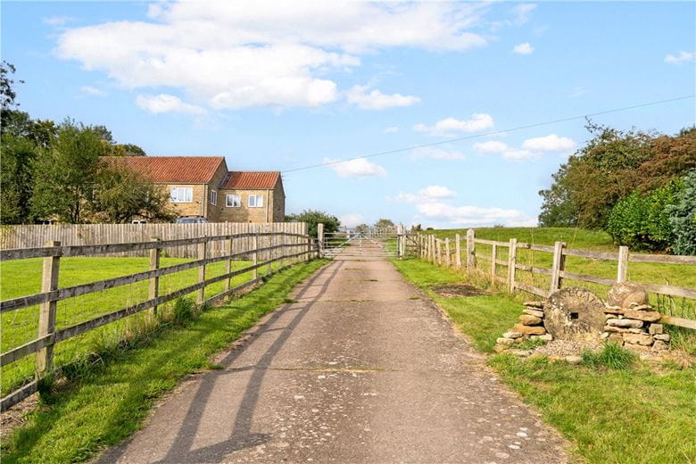 5 bedroom house, Moor Lane, East Ayton YO13 - Sold STC