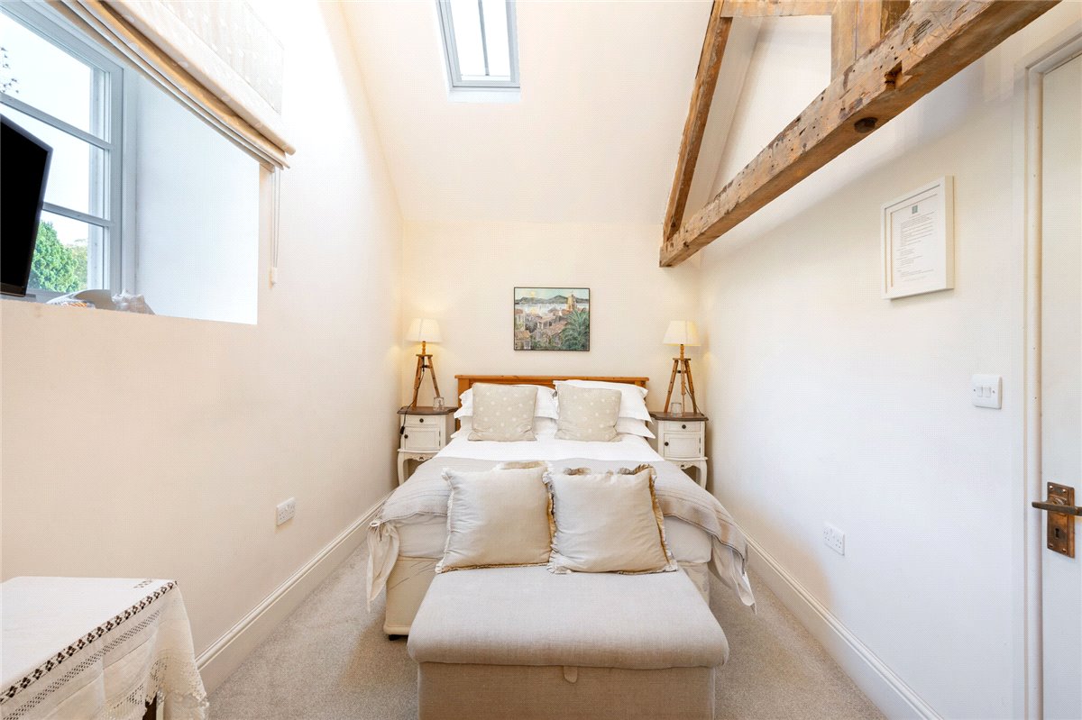 9 bedroom house, Cleatham, Gainsborough DN21 - Available