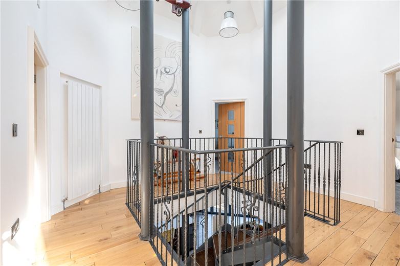 5 bedroom house, East Lea View, Cayton YO11 - Available