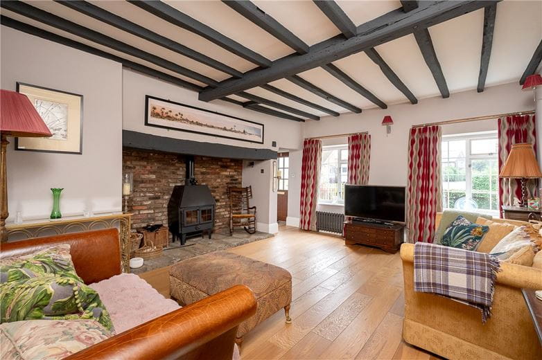 3 bedroom cottage, Main Street, Linton on Ouse YO30 - Available