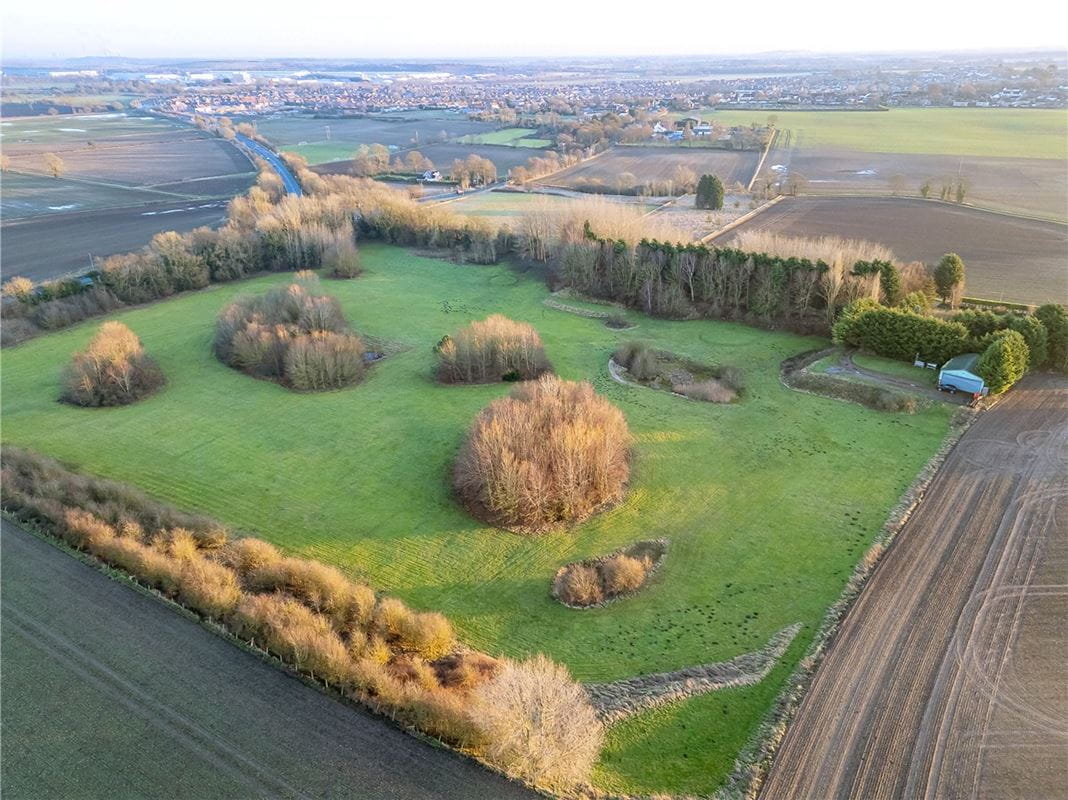 9 bedroom house, Tadcaster Road, Sherburn in Elmet LS25 - Available