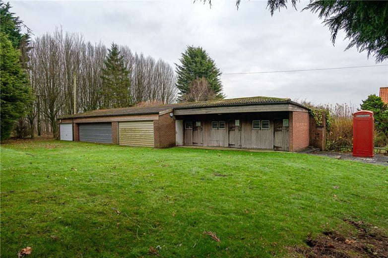 9 bedroom house, Tadcaster Road, Sherburn in Elmet LS25 - Available