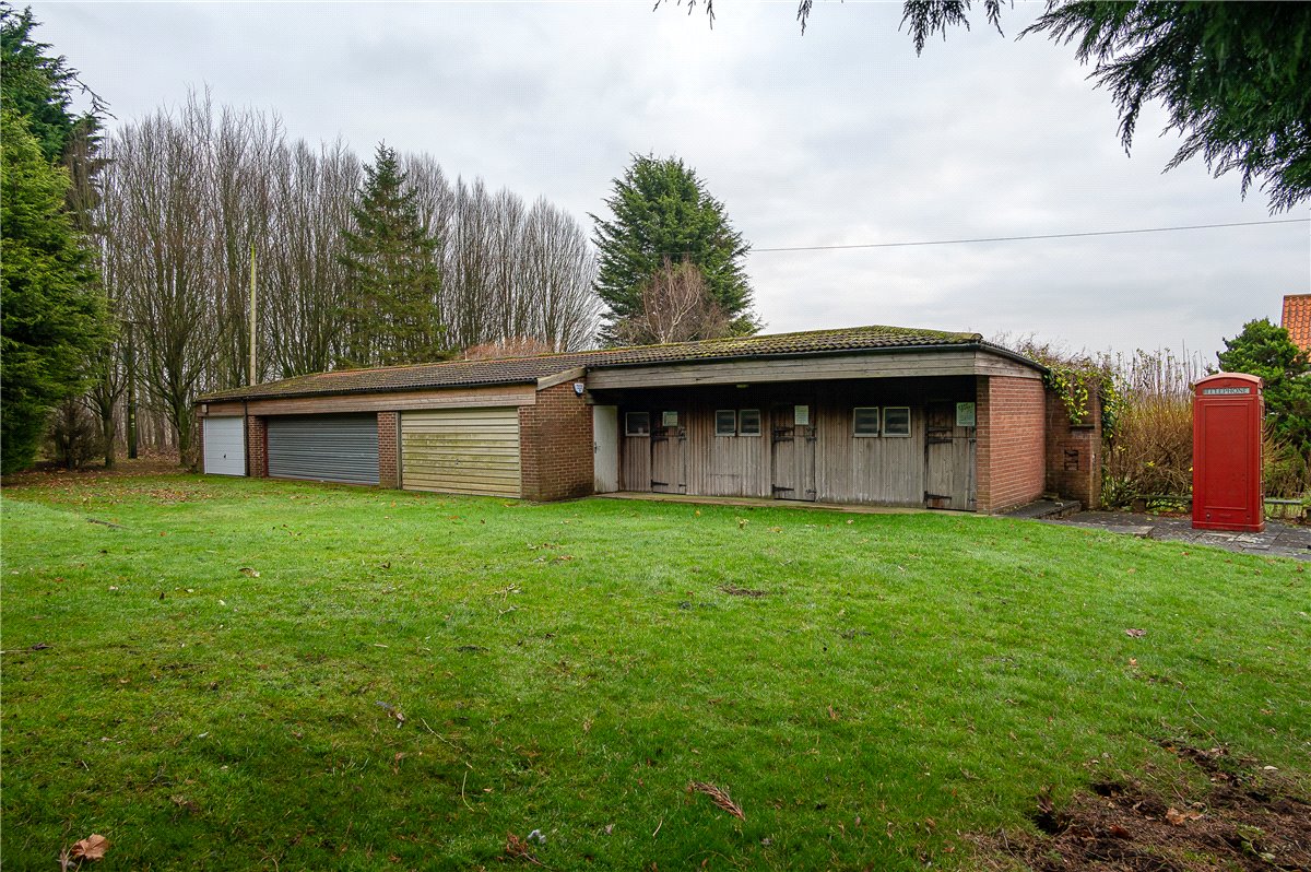 9 bedroom house, Tadcaster Road, Sherburn in Elmet LS25 - Available