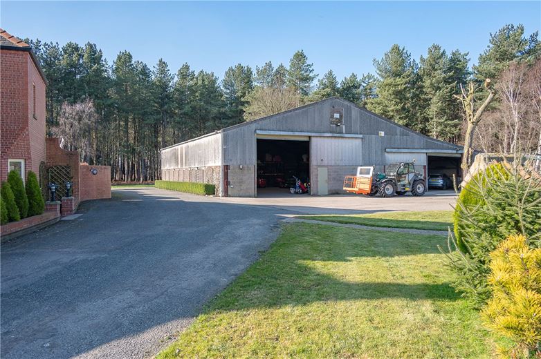 5 bedroom house, Selby Road, Holme-on-Spalding-Moor YO43 - Sold