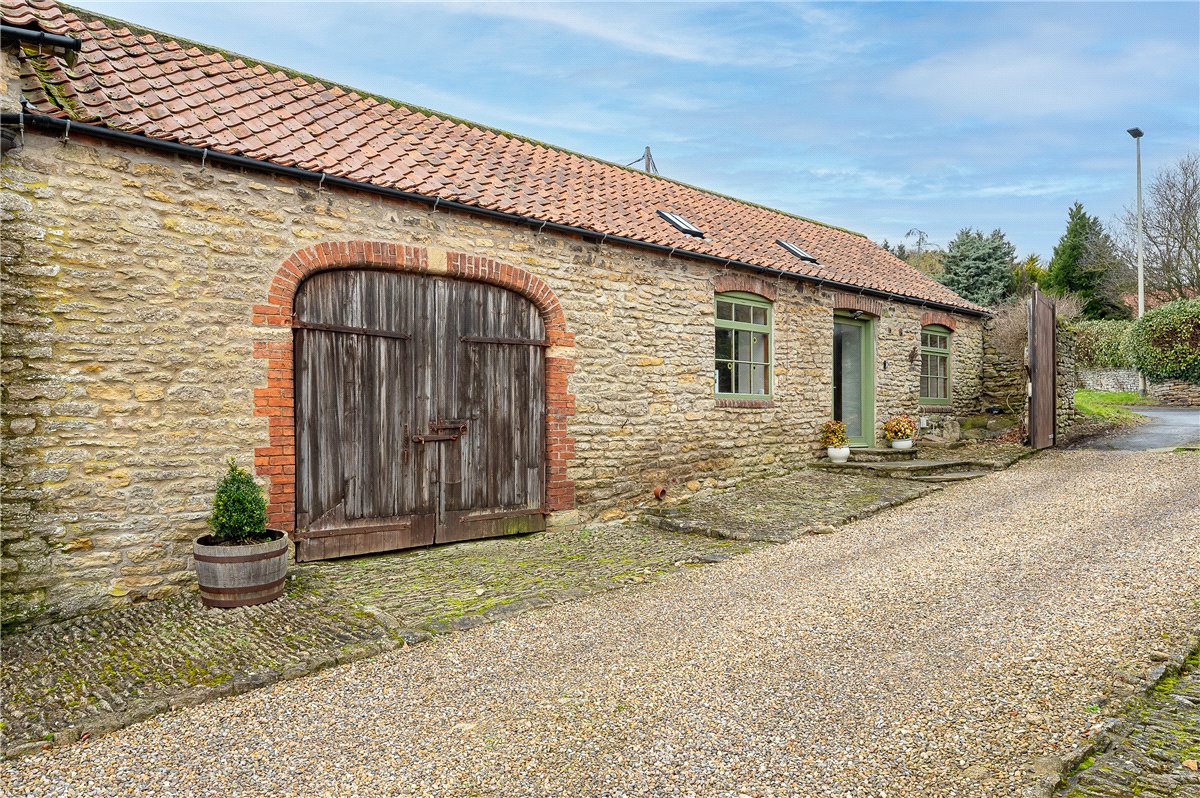 3 bedroom house, High Street, Snainton YO13 - Available