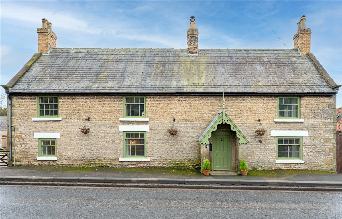 3 bedroom house, High Street, Snainton YO13 - Available