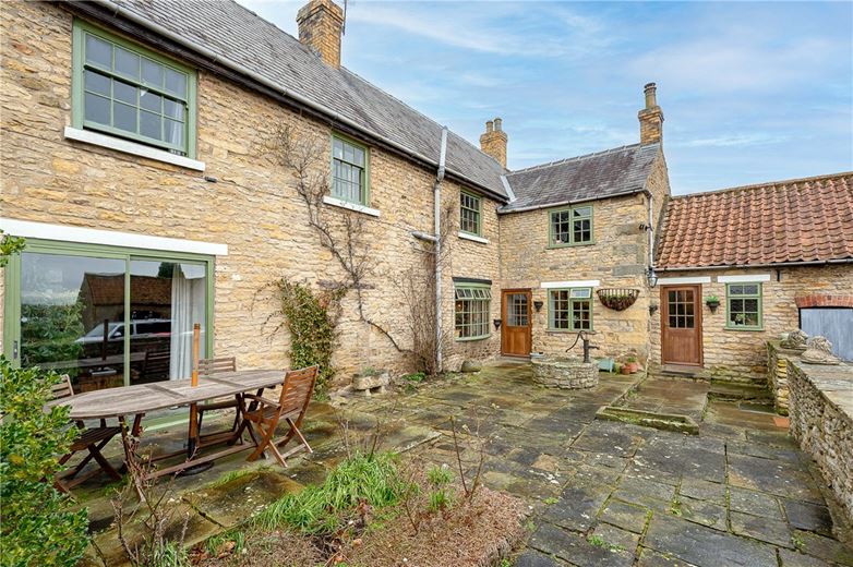 3 bedroom house, High Street, Snainton YO13 - Available