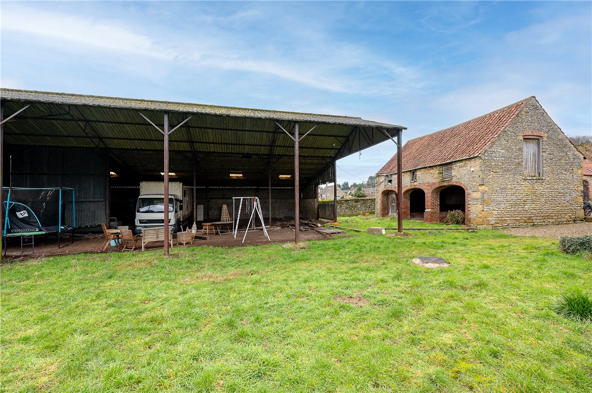 3 bedroom house, High Street, Snainton YO13 - Available