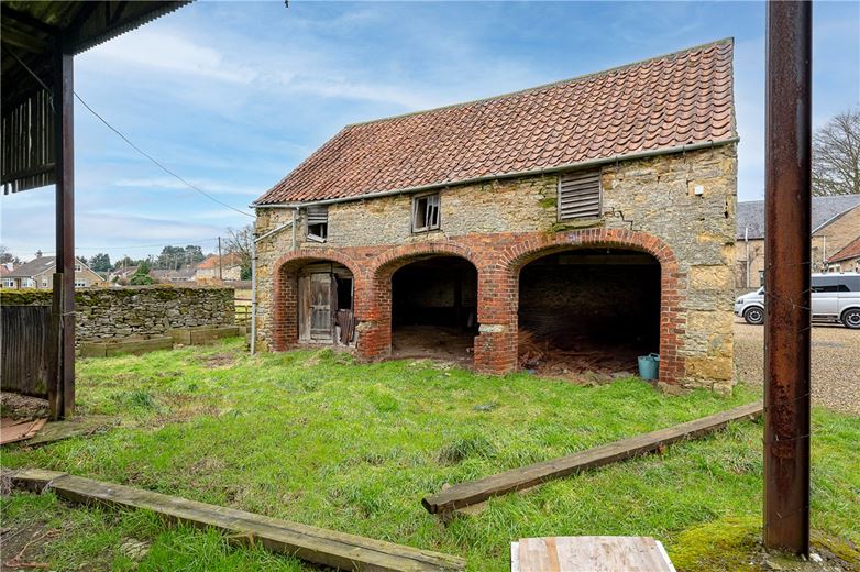 3 bedroom house, High Street, Snainton YO13 - Available