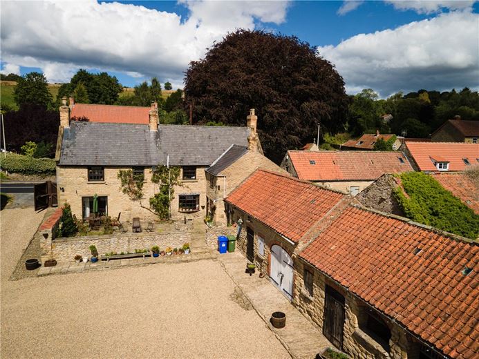 3 bedroom house, High Street, Snainton YO13 - Available