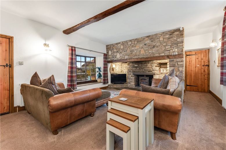 3 bedroom house, High Street, Snainton YO13 - Available