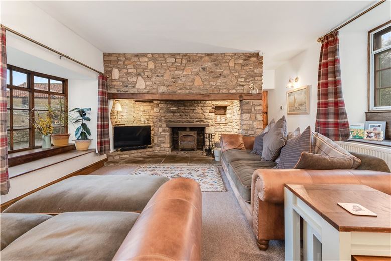 3 bedroom house, High Street, Snainton YO13 - Available