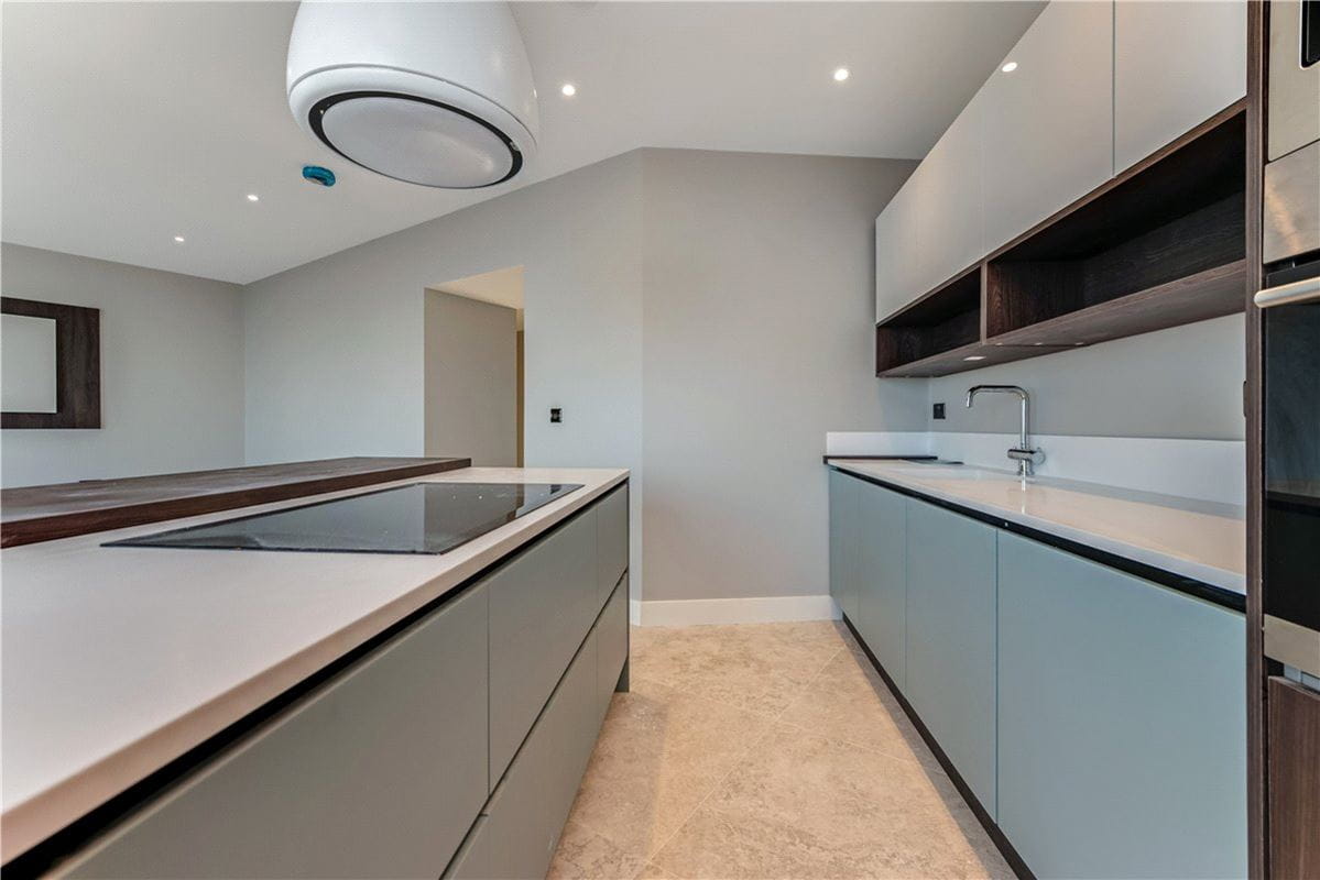 3 bedroom flat, Farne House, 12 Crewe Street NE68 - Available