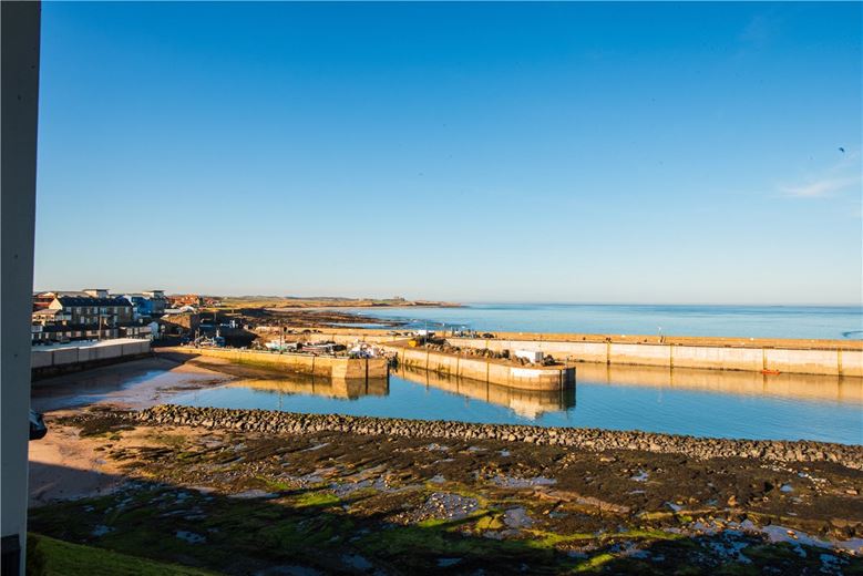 2 bedroom flat, Farne House, 12 Crewe Street NE68 - Available