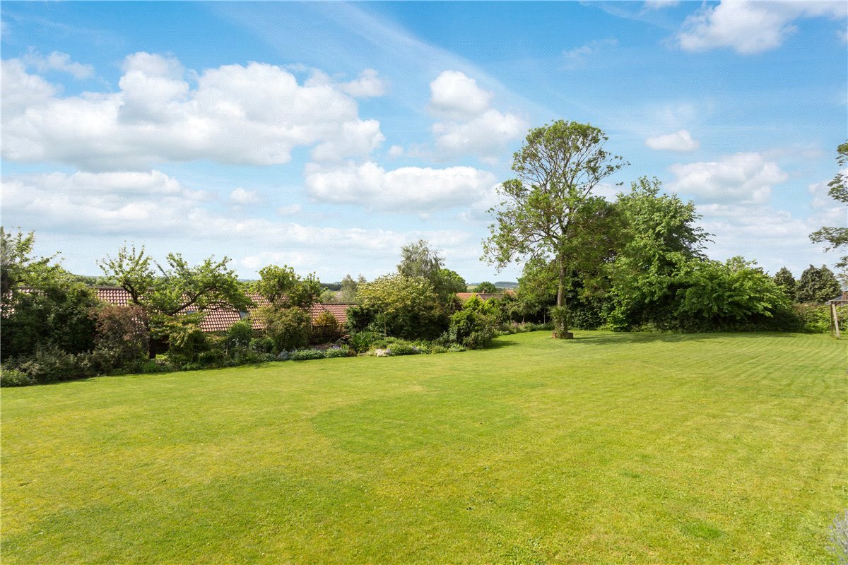 5 bedroom house, Front Street, Wold Newton YO25 - Sold STC