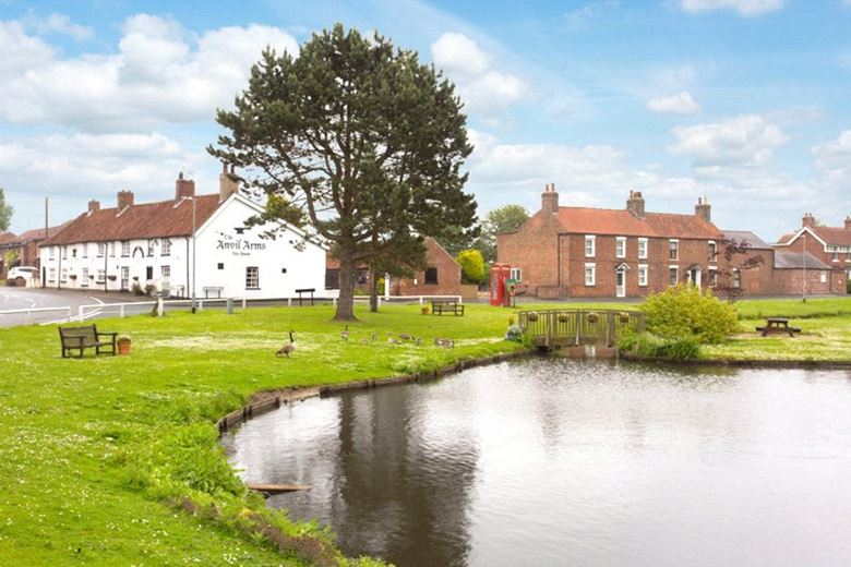 5 bedroom house, Front Street, Wold Newton YO25 - Sold STC