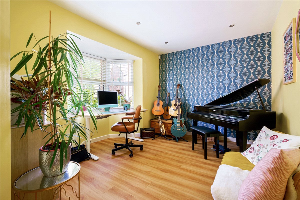 6 bedroom house, Beckside Close, North Cave HU15 - Sold