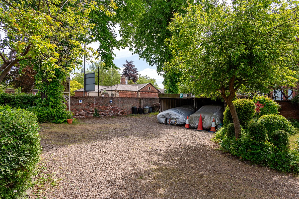 10 bedroom house, Fulford Road, York YO10 - Available