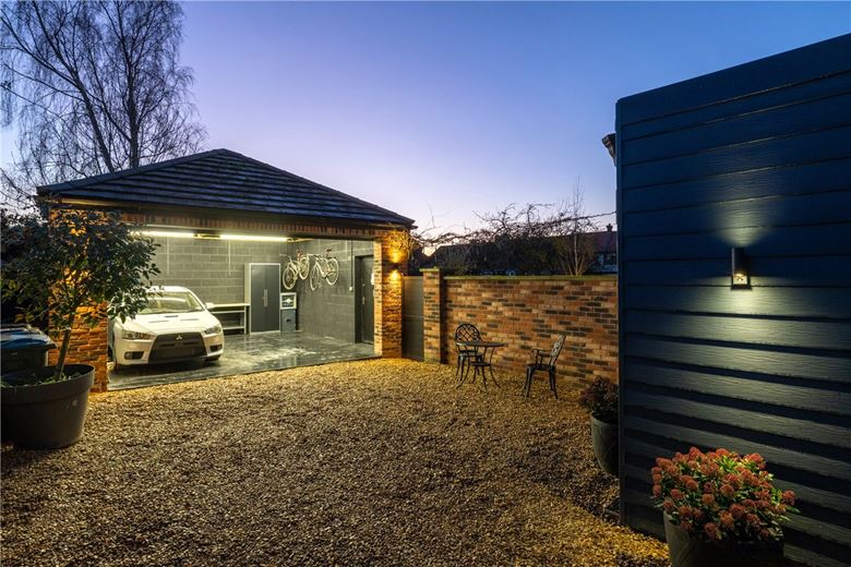 5 bedroom house, Alne Road, Tollerton YO61 - Available