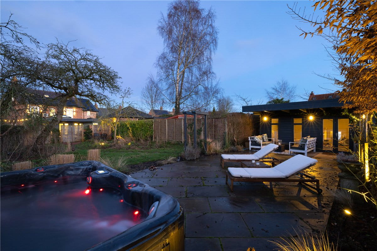 5 bedroom house, Alne Road, Tollerton YO61 - Available