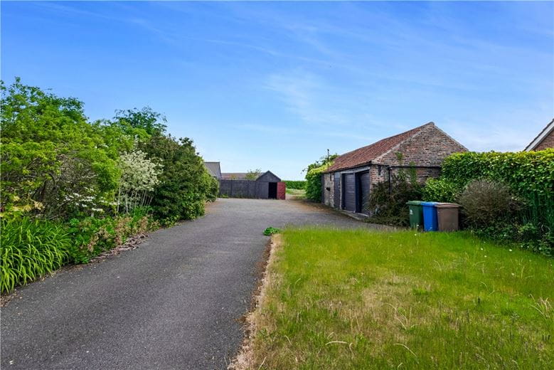 4 bedroom house, Main Street, Sutton on Derwent YO41 - Available