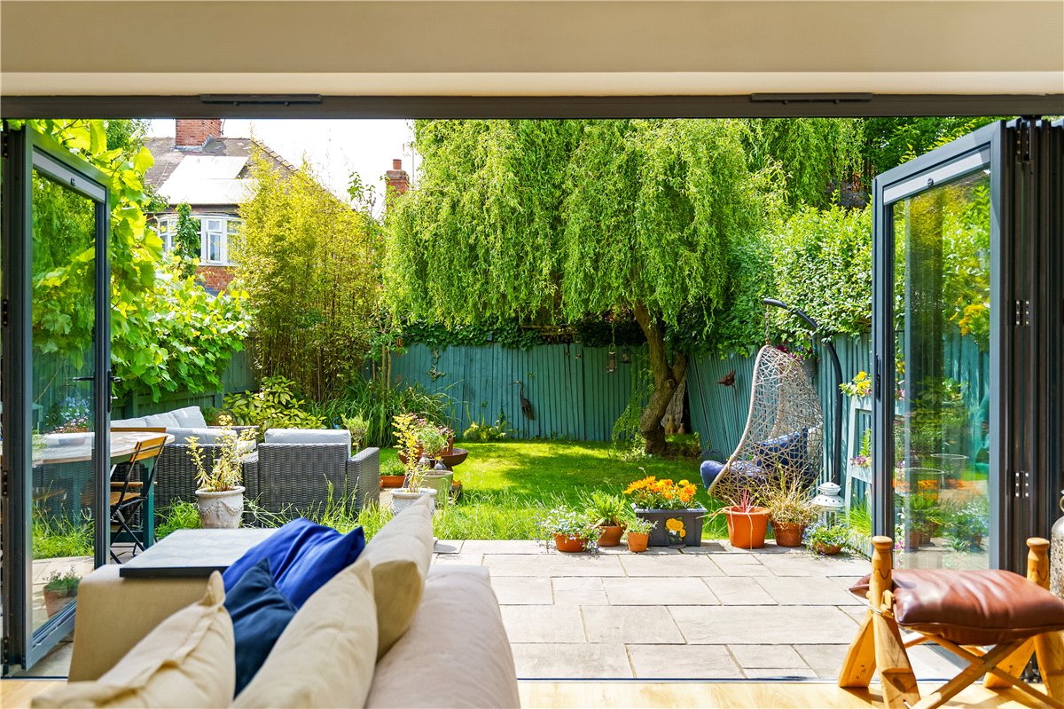 5 bedroom house, Chestnut Avenue, York YO31 - Available