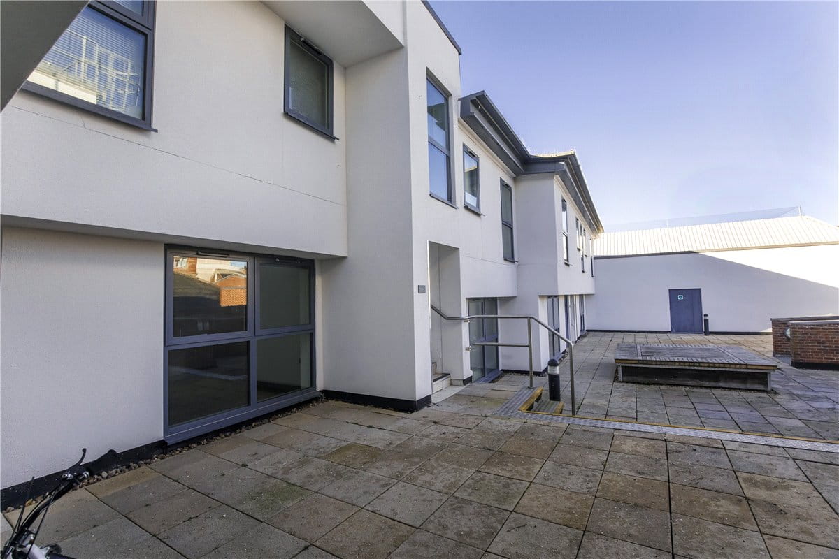 2 bedroom flat, Peter Lane, York YO1 - Available