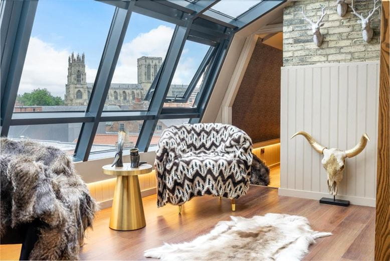 8 bedroom , Coney Street, York YO1 - Available
