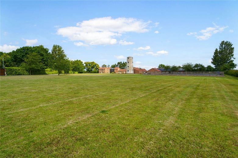 6 bedroom house, Newmill Farm, Mill Lane YO42 - Available