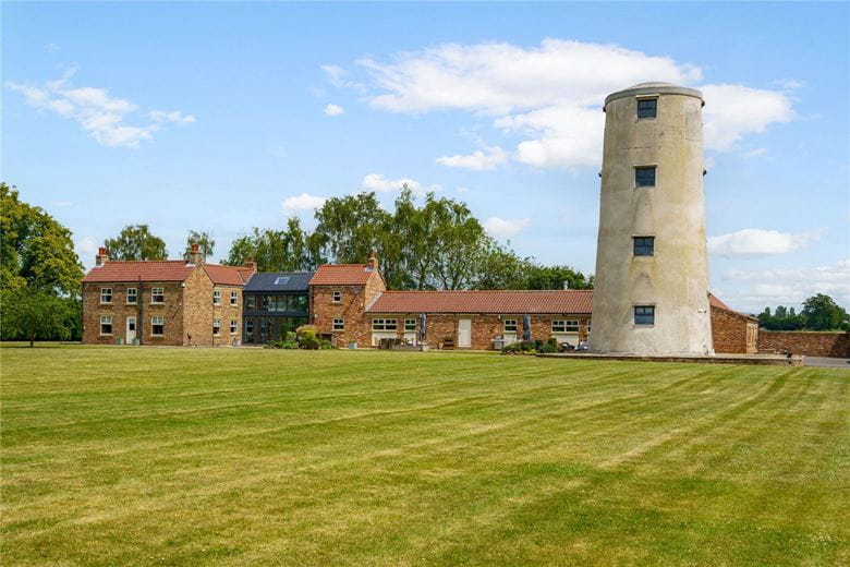 6 bedroom house, Newmill Farm, Mill Lane YO42 - Available