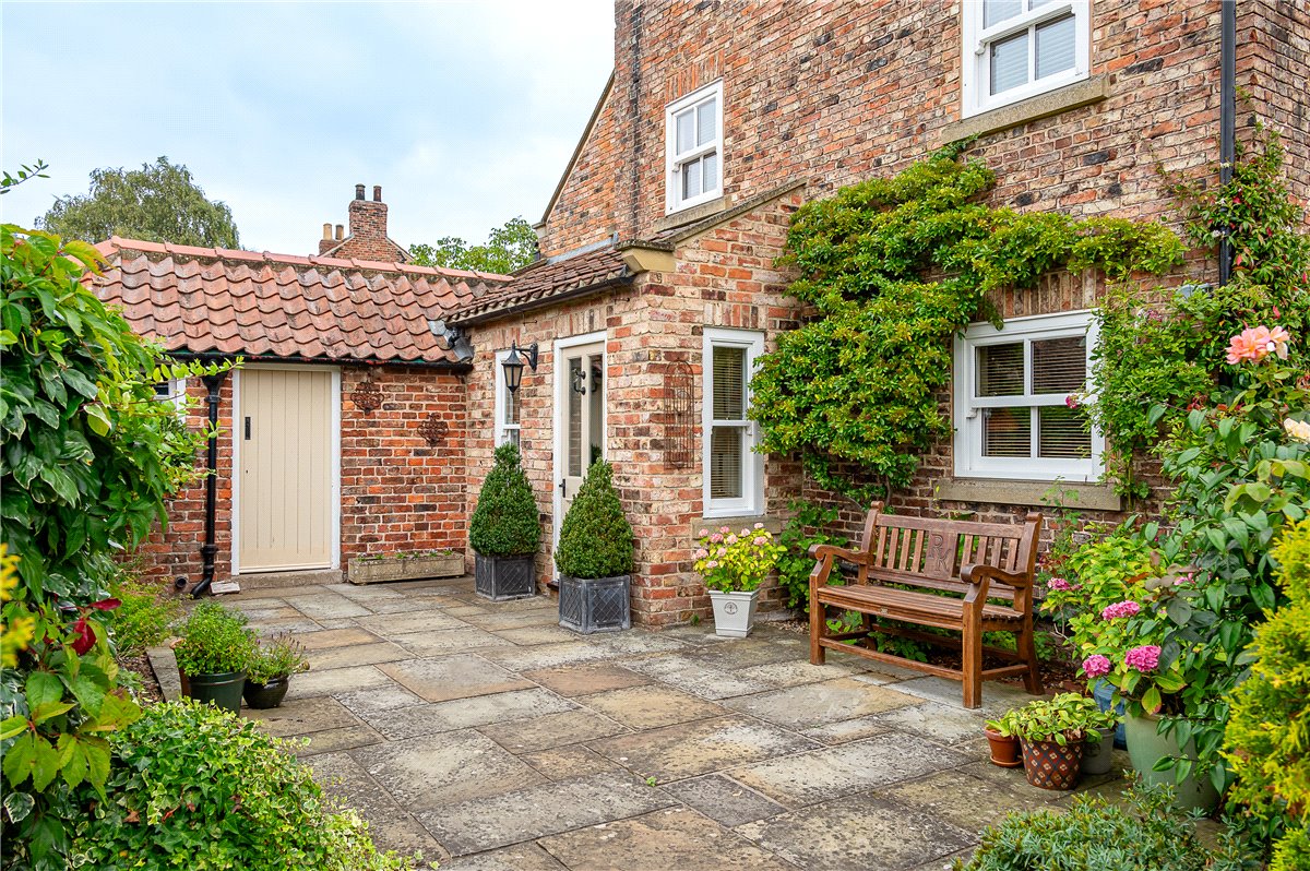 5 bedroom house, Aldwark, Alne YO61 - Available