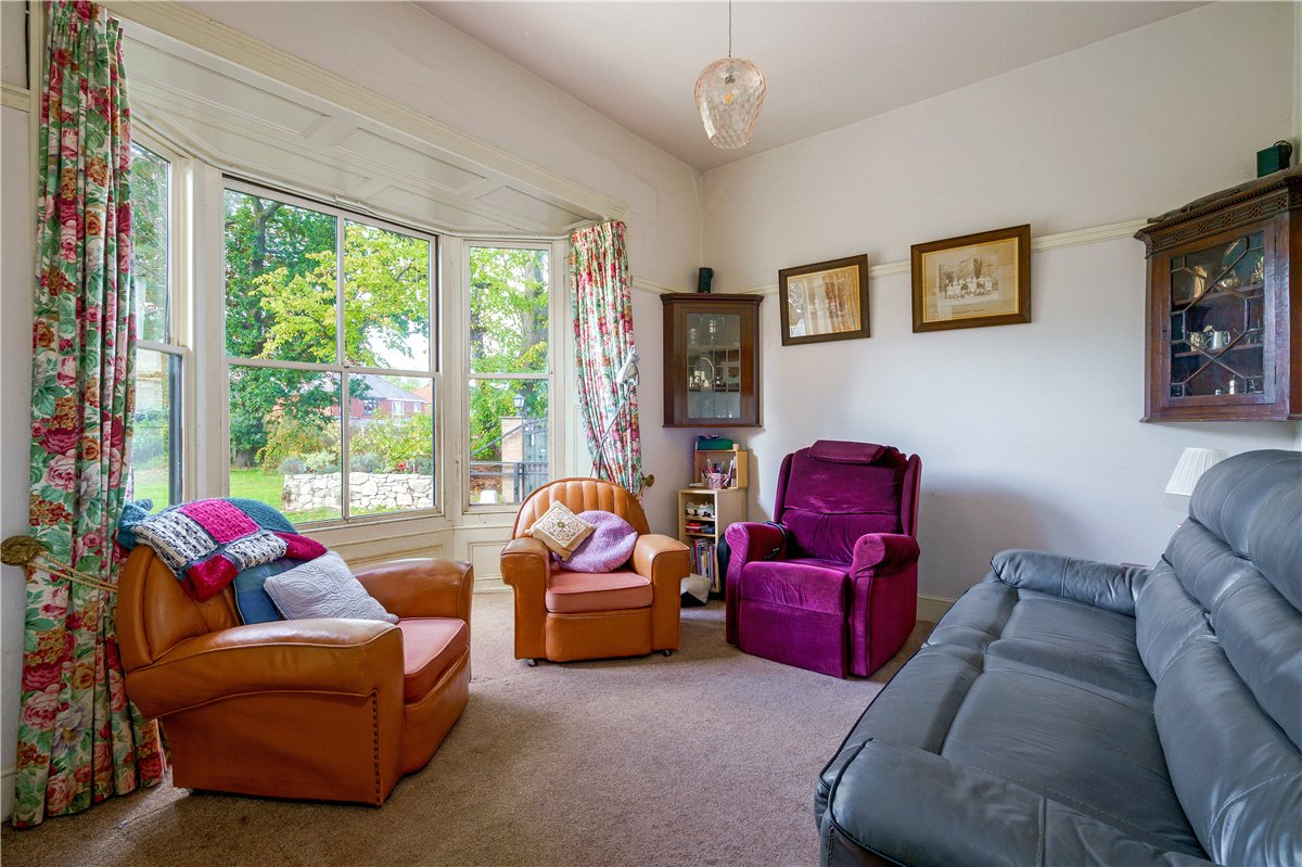 6 bedroom house, Doncaster Road, Selby YO8 - Available