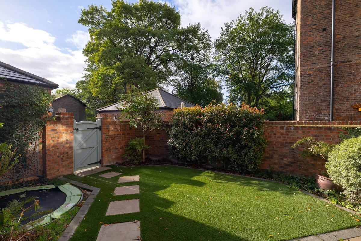 5 bedroom house, Mount Vale, York YO24 - Available