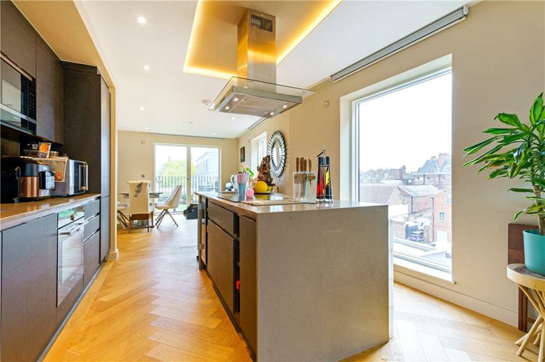 3 bedroom flat, Toft Green, York YO1 - Available