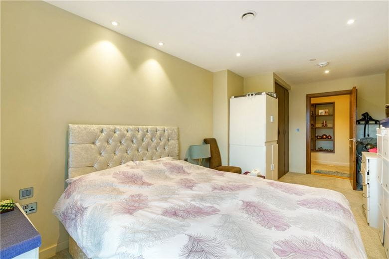 3 bedroom flat, Toft Green, York YO1 - Available