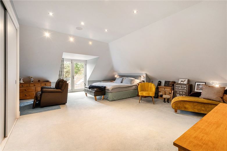 5 bedroom house, Main Street, Upper Poppleton YO26 - Available