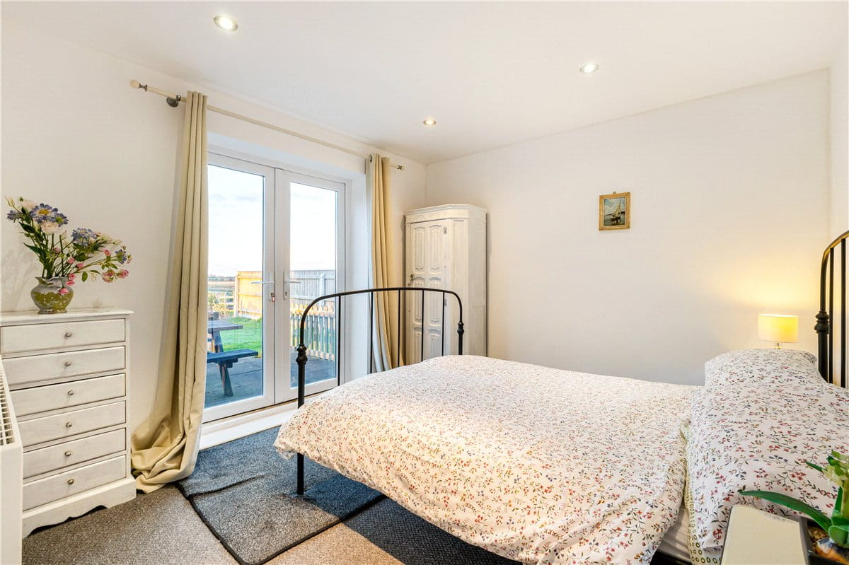 7 bedroom house, Manby Road, Stewton LN11 - Available