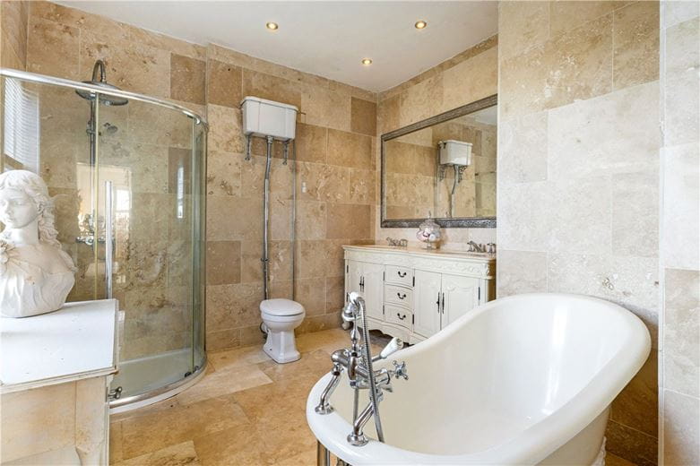 7 bedroom house, Manby Road, Stewton LN11 - Available