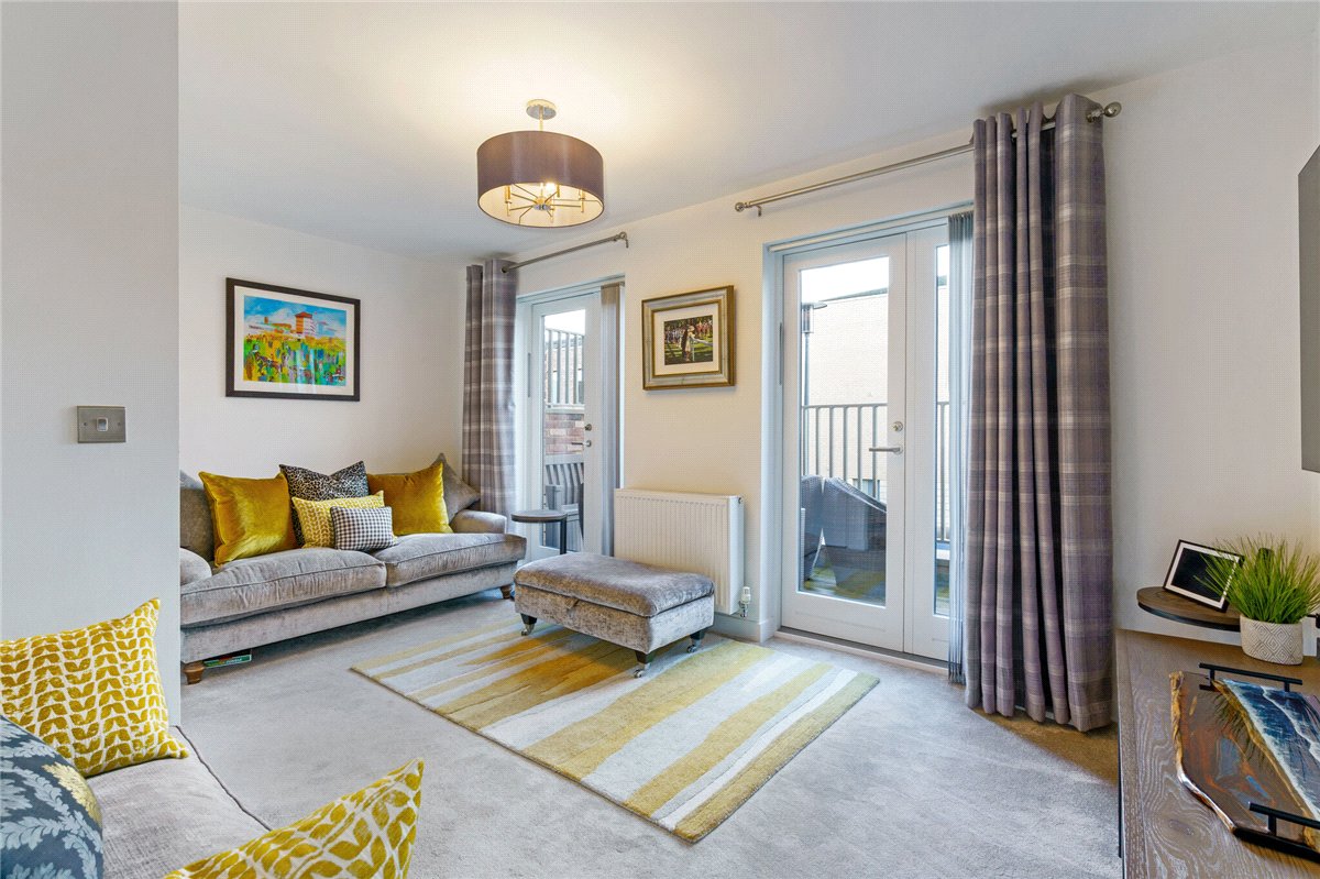 3 bedroom house, Robert Street, York YO23 - Available