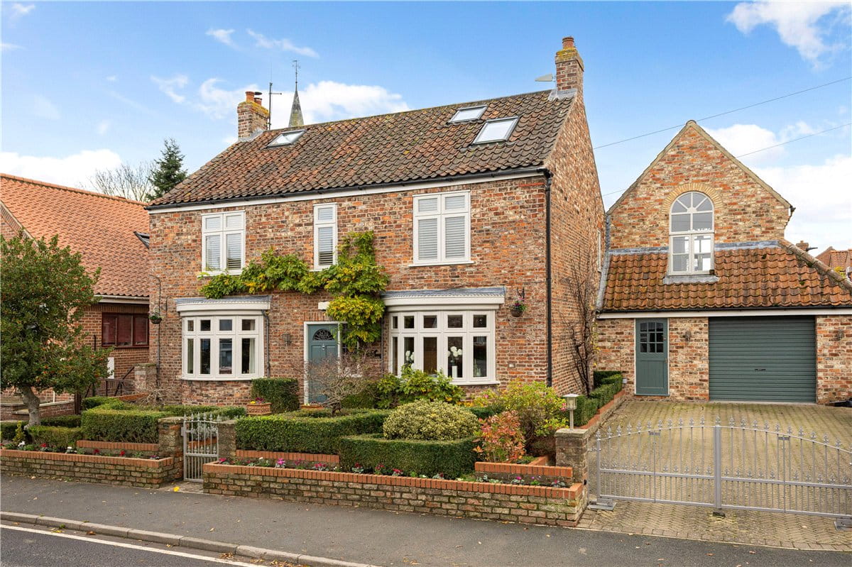 5 bedroom house, The Village, Stockton on the Forest YO32 - Available