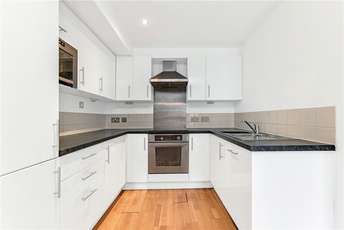 2 bedroom flat, Spurriergate House, Peter Lane YO1 - Available