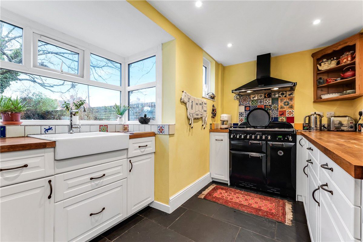 3 bedroom house, Askham Lane, York YO24 - Available